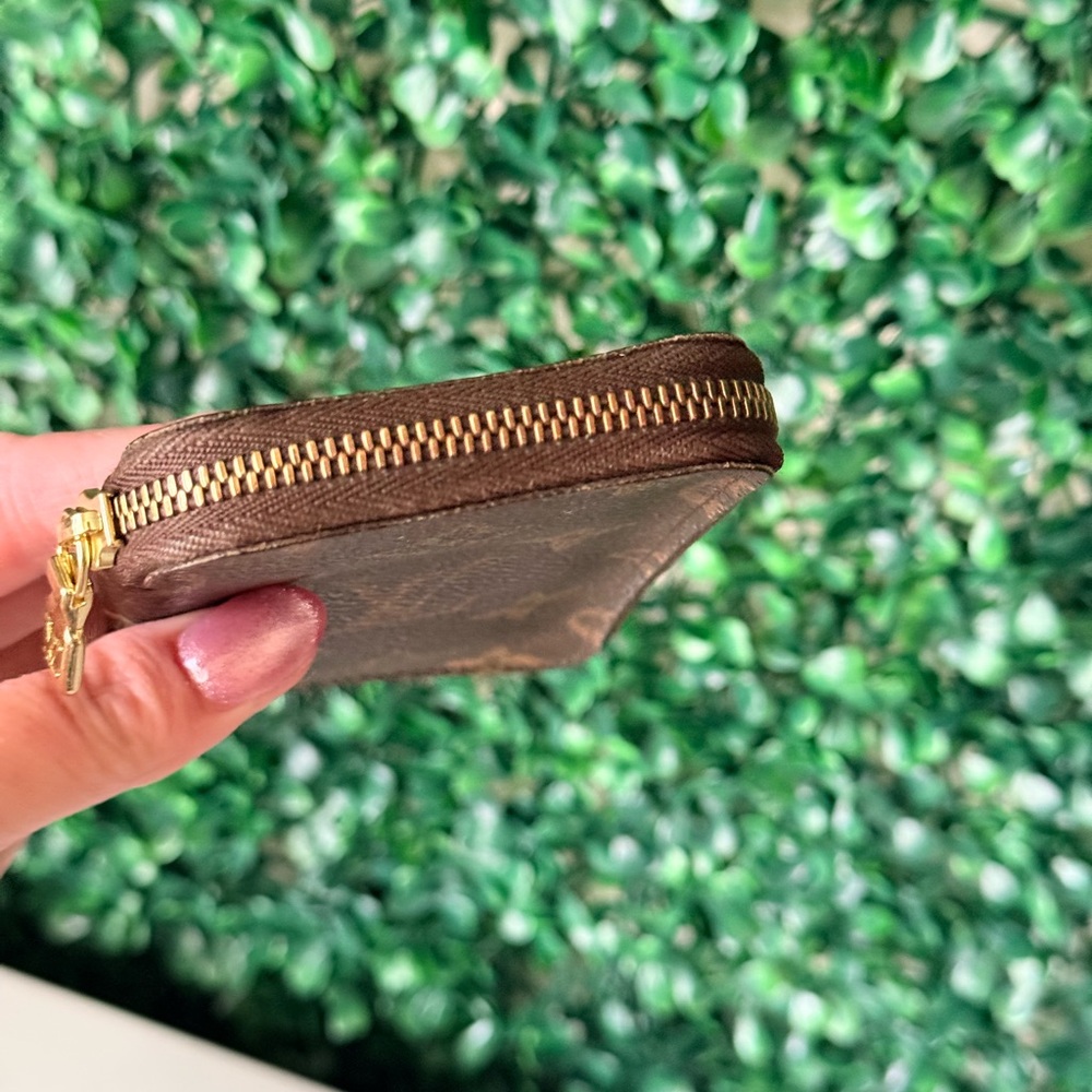 Louis Vuitton Monogram Zip Around Vintage Key Pouch with NEW Hardware! - Picture 7 of 10